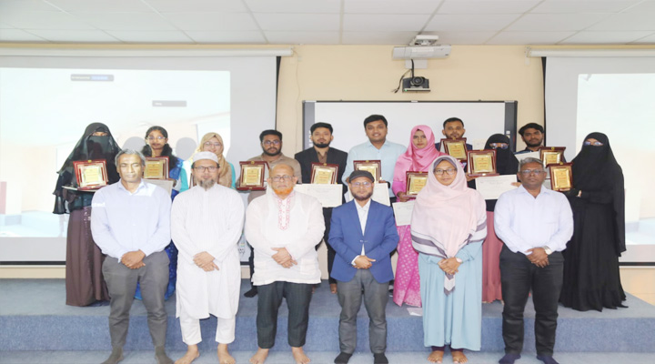 ডিনস অ্যাওয়ার্ড পেলেন যবিপ্রবির জীববিজ্ঞান ও প্রযুক্তি অনুষদের ১১ শিক্ষার্থী
