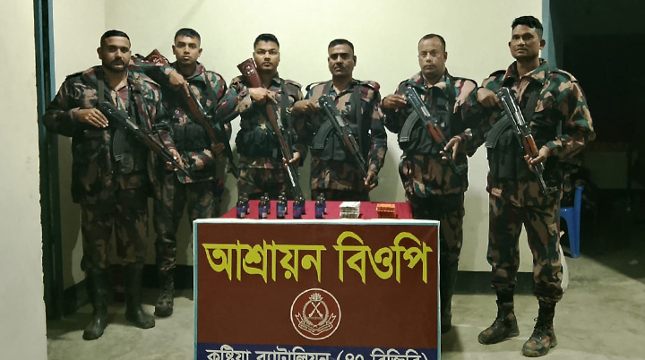 কুষ্টিয়ায় ১৯ লাখ টাকার মাদক এবং চকলেট বাজি উদ্ধার