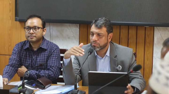 উলিপুরে ভিজিএফ কার্ড বিতরণে অনিয়ম হলে  ছাড় দেবো না