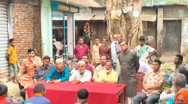 অস্বচ্ছল পরিবারের মাঝে ঈদ সামগ্রী বিতরণ