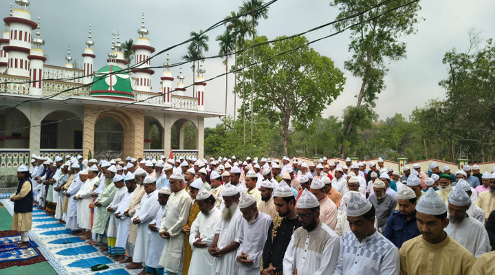 নরসিংদীতে ঈদুল ফিতর উদযাপন