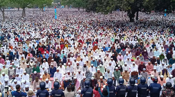 শোলাকিয়ায় ছয় লাখ মুসল্লির অংশগ্রহণে ঈদের জামাত অনুষ্ঠিত