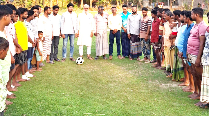 নিয়ামতপুরে ফ্রি মেডিকেল ক্যাম্প ও বৃক্ষরোপণ কর্মসূচি