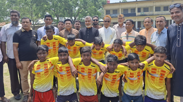 প্রাথমিক বিদ্যালয়  ফুটবল টুর্নামেন্ট