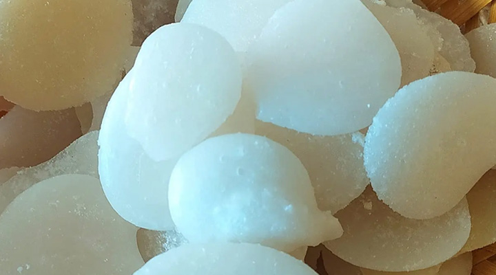ঐতিহ্যবাহী পহেলা বৈশাখের বাতাসা