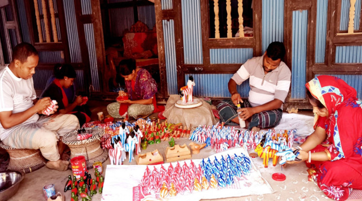 বাংলা নববর্ষ বরনে ব্যস্ত সময় পার করছেন চাঁদপুরের মৃৎশিল্পীরা