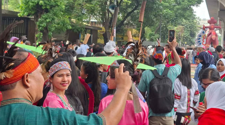 রমনায় আনন্দ-উচ্ছ্বাসের ঢেউ-বর্ষবরণ