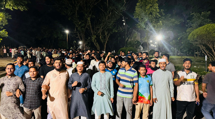 চট্টগ্রাম সিটি কলেজে ছাত্রদল ছাত্রশিবিরের সংঘর্ষ, ইবিতে ছাত্রশিবিরের বিক্ষোভ