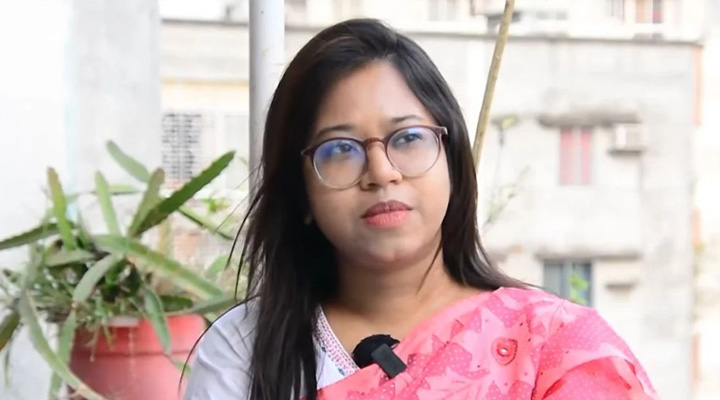 সংরক্ষিত নারী আসনে মনিরা শারমিনের মনোনয়ন স্থগিত