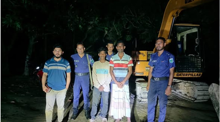 মান্দায় মাটি কাটায় জরিমানা, ৩ ব্যাটারি জব্দ