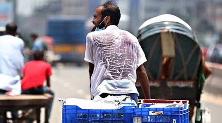 তীব্র দাবদাহের মধ্যেও ২১ জেলার জন্য দুঃসংবাদ