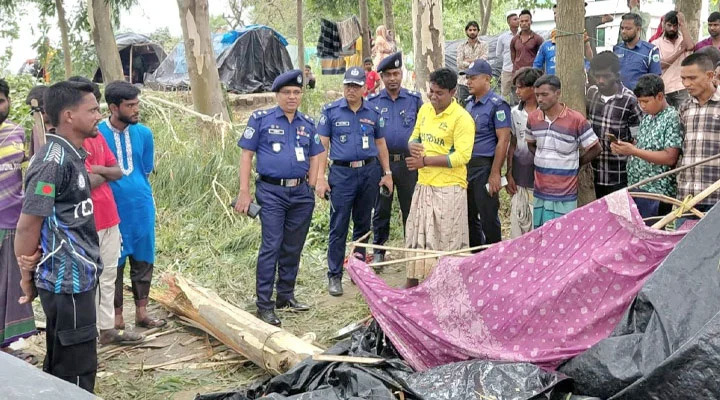 আত্রাইয়ে কালবৈশাখী ঝড়ে গাছের চাপায় অন্তঃসত্ত্বা নারীর মৃত্যু