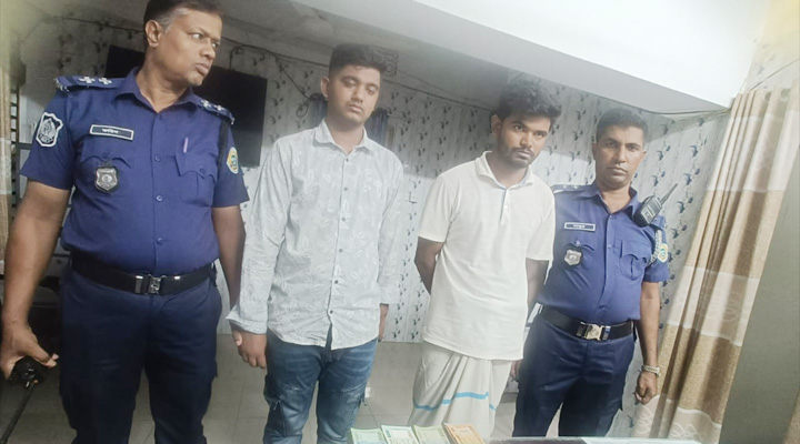 দশমিনায় ইয়াবা ট্যাবলেট ও মাদক বিক্রির টাকাসহ গ্রেফতার ২