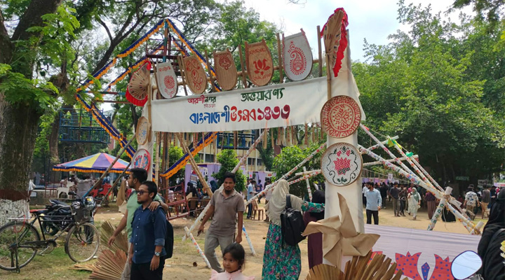 বটতলায় বসেই সারা দেশের স্বাদ, ইবিতে ‘বাংলাদেশী উৎসব’