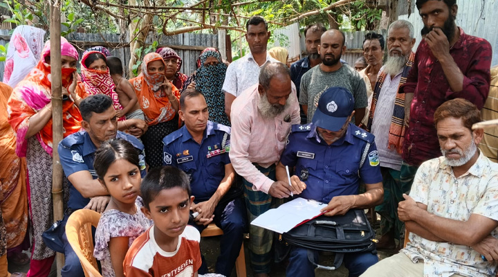 স্বামীর ঋণের চাপ সহ্য করতে না পেরে গৃহবধূর আত্মহনন