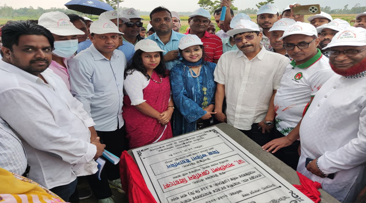 শেরপুরে খাল পুনঃখনন উদ্বোধন করেন এমপি প্রিয়াঙ্কা
