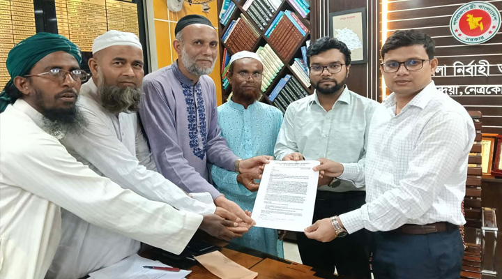 কেন্দুয়ায় চাকরি জাতীয়করণের দাবিতে স্মারকলিপি- সংবাদ সম্মেলন