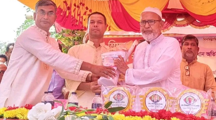 শিক্ষার মান উন্নয়নে ভূমিকা রাখে শিক্ষক সমাজ এমপি মোস্তাফিজুর রহমান
