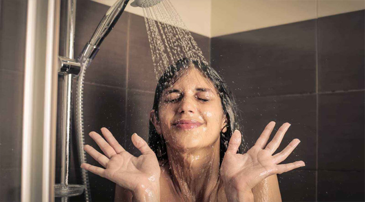 গ্রীষ্মের  উত্তাপে বারবার গোসল, যে ক্ষতি হতে পারে