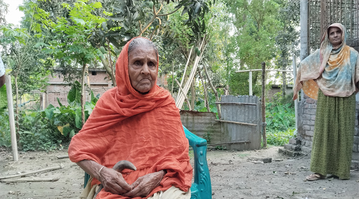 ৯১ বছরেও সরকারি ভাতা থেকে বঞ্চিত ‘লতিফুন নেসা’