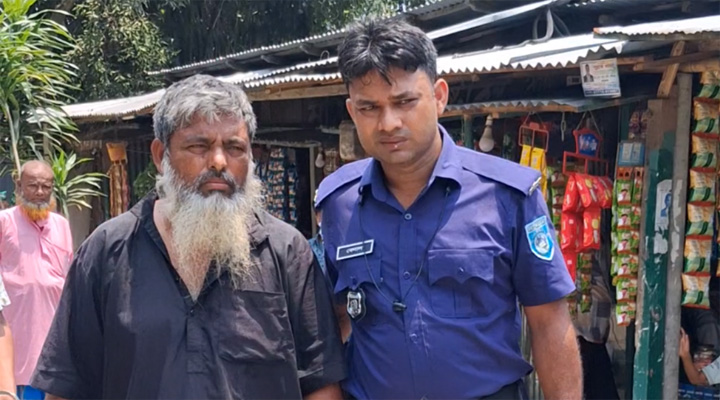 হাতীবান্ধায় শিশুকে ধর্ষণের অভিযোগে ভ্যানচালক গ্রেপ্তার
