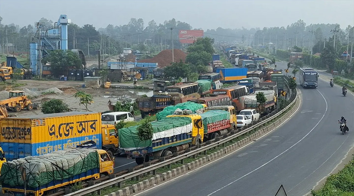 ঢাকা-টাঙ্গাইল মহাসড়কে ১৮ কি.মি. যানজট