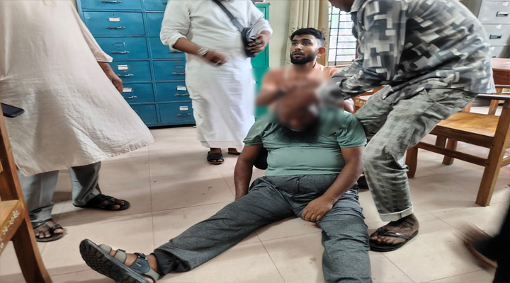 মৌলভীবাজারে আইনজীবি বারে হামলা, আহত-২
