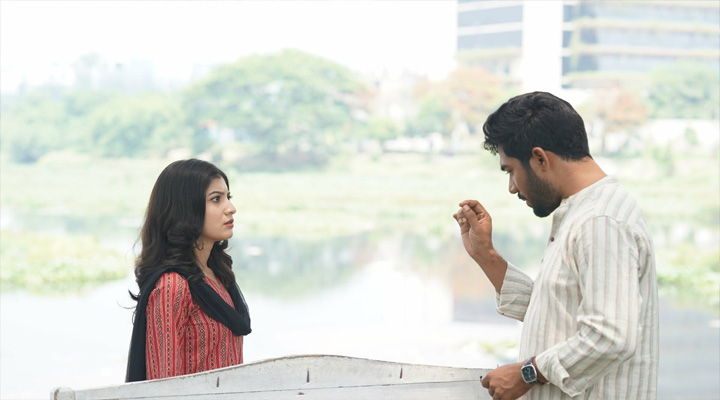 ‘বই পোকা’: রোমান্স ও পারিবারিক আবহে দর্শক মুগ্ধ