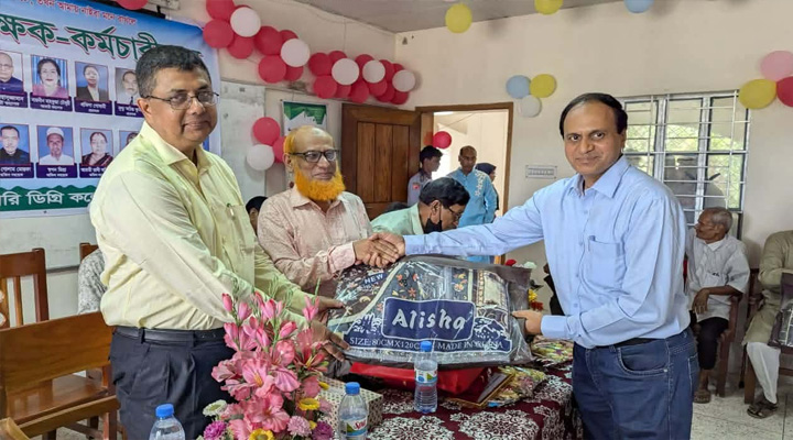 শ্রীপুর সরকারি কলেজের অবসরপ্রাপ্ত ১৮ জন শিক্ষক- কর্মচারিকে বিদায় সংবর্ধনা