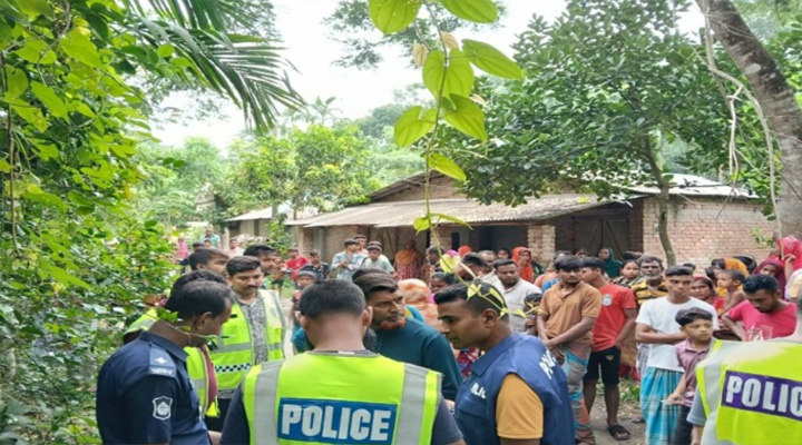 চোরাই মোটরসাইকেল ঘিরে পুলিশের ওপর হামলা