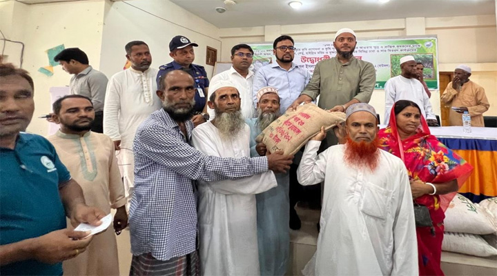 বাউফলে কৃষি প্রণোদনা ও পুনর্বাসন কর্মসূচির উদ্বোধন