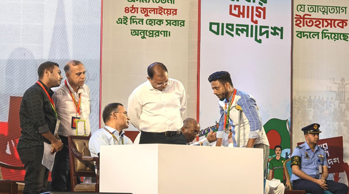 সন্তান-স্বজন হত্যার বিচার চান জুলাই শহীদ পরিবারের সদস্যরা