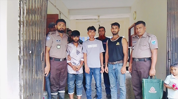 চরভদ্রাসনে ইয়াবা সেবনের অভিযোগে তিন যুবক আদালতে