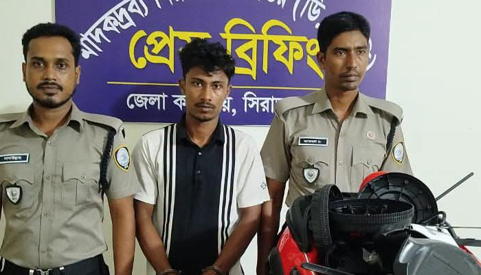 খেলনা গাড়িতে লুকানো ১২ হাজার ইয়াবা উদ্ধার