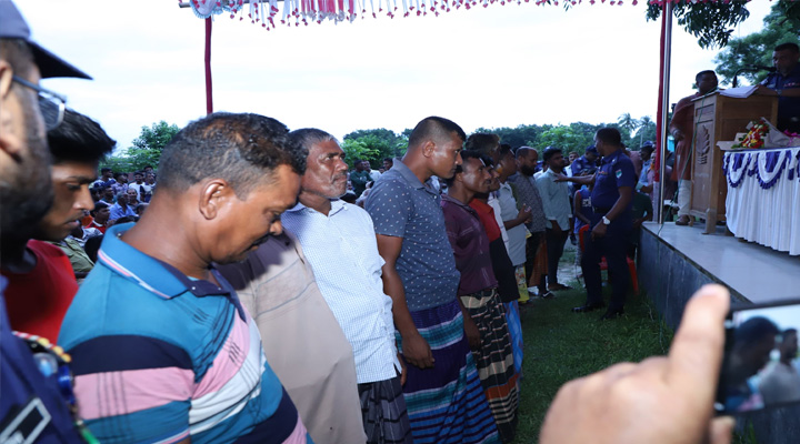 জীবননগরে১৬ জন মাদক কারবারির আত্মসমর্পণ