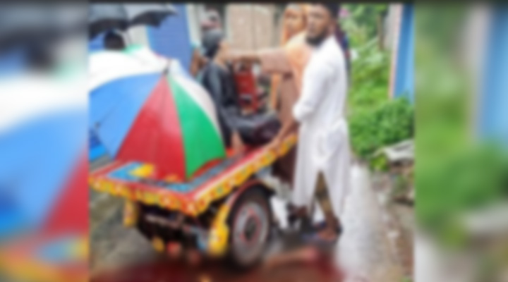 আত্রাইয়ে ২ ভ্যানের মুখোমুখি সংঘর্ষে এক গৃহবধূর পা বিচ্ছিন্ন