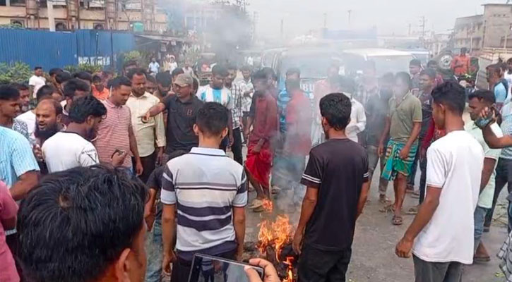 বকেয়া বেতন-ভাতার দাবিতে ঢাকা–সিলেট মহাসড়ক অবরোধ