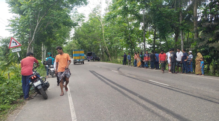 উজিরপুরে বাসের ধাক্কায় বৃদ্ধা ও শিশুসহ নিহত ২
