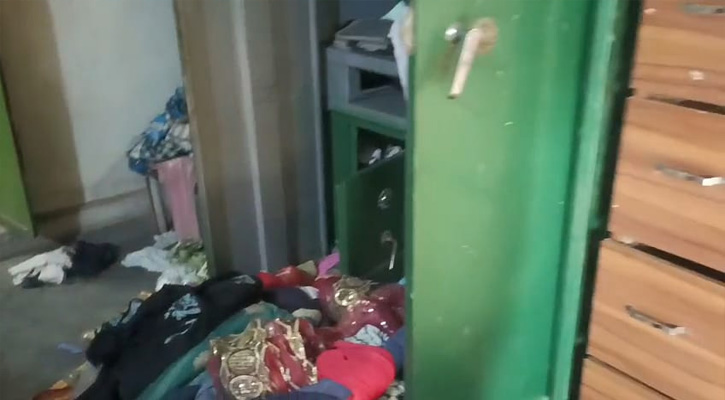 সিংগাইরে স্বর্ণালংকার ও নগদ অর্থ লুট, আটক ১