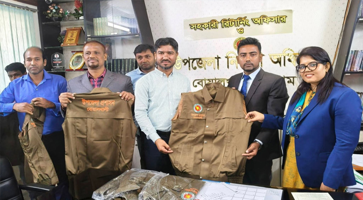 অফিস স্টাফদের পোশাক বিতরণ