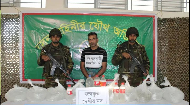 বোয়ালখালীতে ৫৫ লিটার মদসহ আটক ১