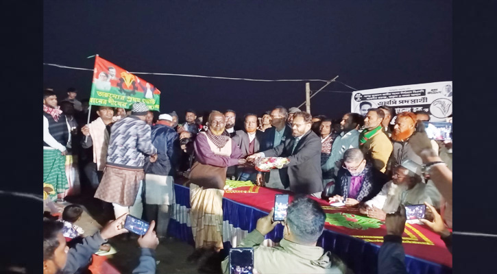 রায়গঞ্জে আওয়ামী লীগ ছেড়ে বিএনপিতে ৫০ নেতাকর্মী