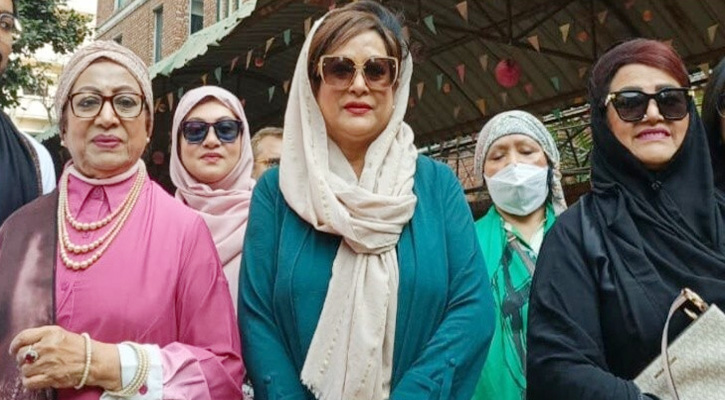 ভোট দিলেন চলচ্চিত্রের ‌‘সুচন্দা, ববিতা ও চম্পা‍‍`