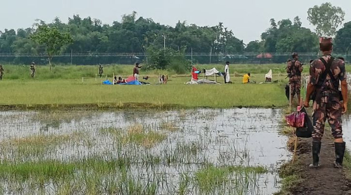 বন্দুকের মুখে নারী-শিশুদের বাংলাদেশে  পুশ-ইনের অভিযোগ