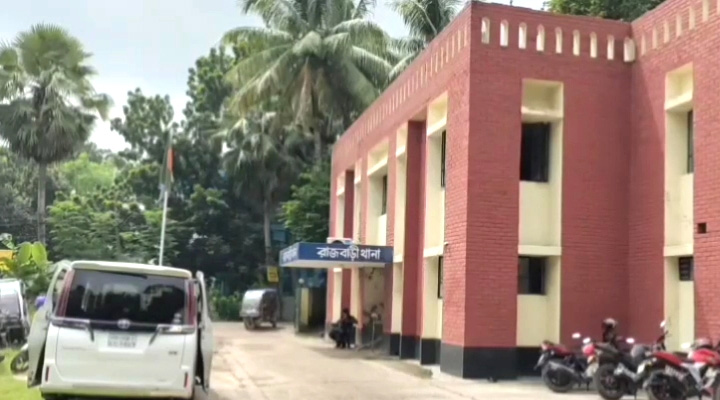 শিশু ধর্ষণ চেষ্টার অভিযোগে কিশোর গ্রেপ্তার