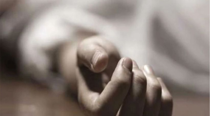 ভারতে ২০ লাখ টাকা হাতিয়ে নিতে সাপের কামড়ে স্বামীকে হত্যা