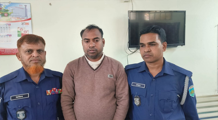 চাঁপাইনবাবগঞ্জে ককটেল বিস্ফোরণ: মূলহোতা যুবলীগ নেতা গ্রেপ্তার