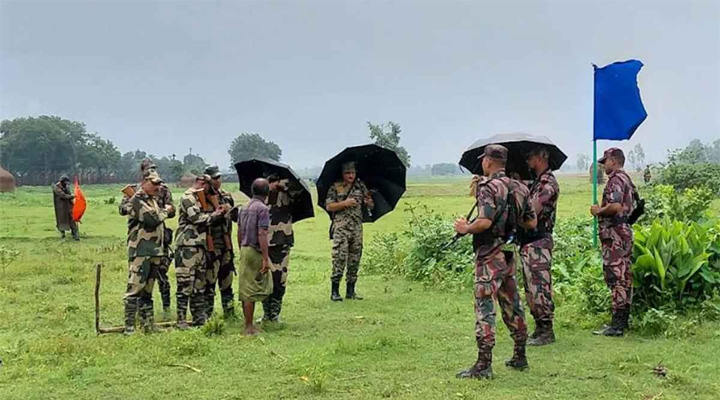 ‘আপনারা গুলি করলে আমরা কি বসে থাকবো?’ বিএসএফকে বিজিবি
