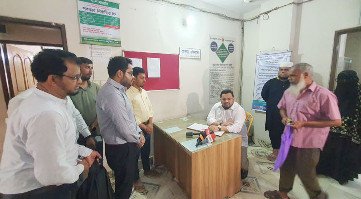 সাভারে ভূমি অফিসে আকস্মিক পরিদর্শন, সেবার মানে অসন্তোষ প্রতিমন্ত্রীর