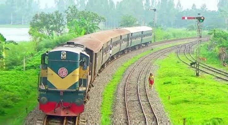 বোয়ালখালীতে ট্রেন থেকে পড়ে নারী আহত